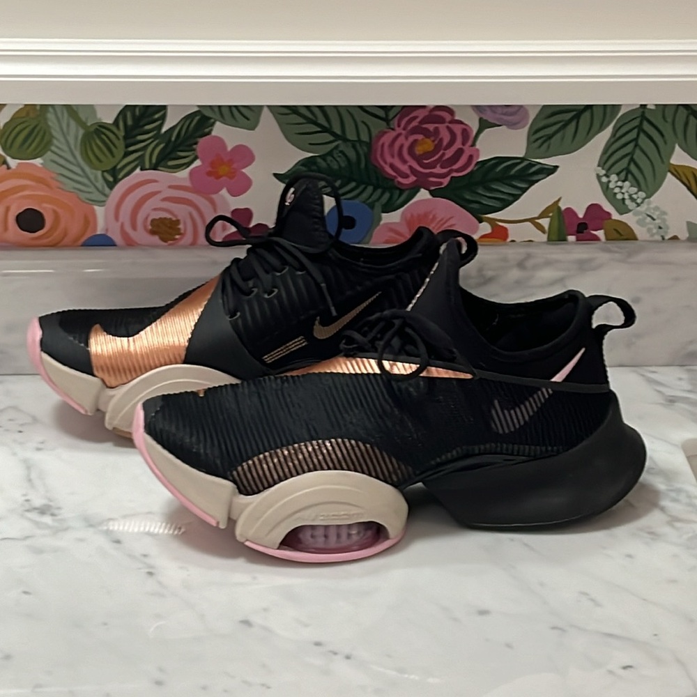 Authentic Nike Air Zoom HIIT Platform Comfortable Black Sneakers Women’s Size 8